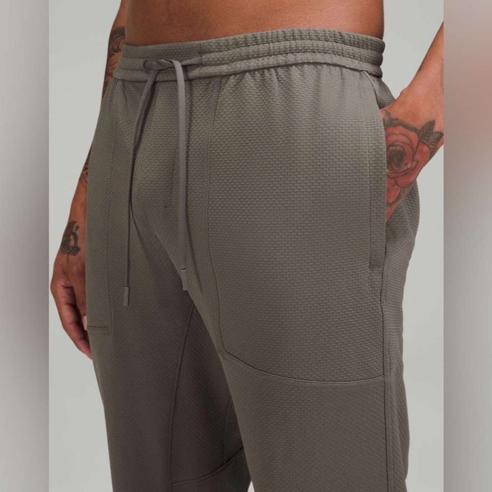 Lululemon Relaxed Fit Train Jogger Size Extra Large Rover - XL Excellent